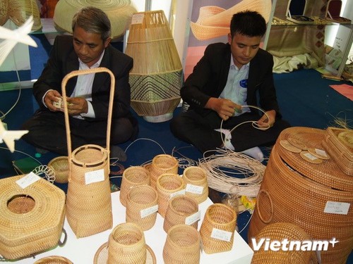 Les artisans vietnamiens à la 34ème foire commerciale internationale de l’Inde - ảnh 1
